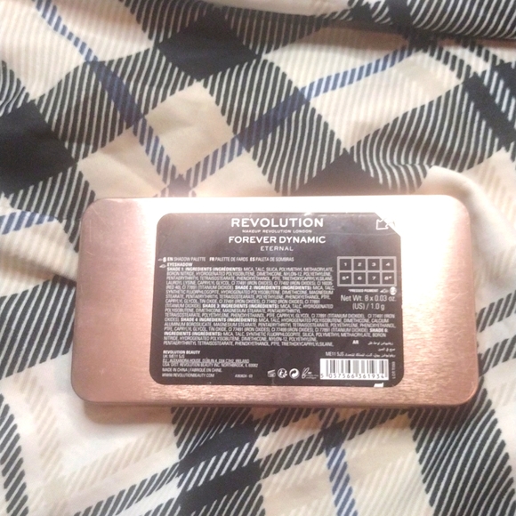 Revolution Eyeshadow Palette - Picture 4 of 4